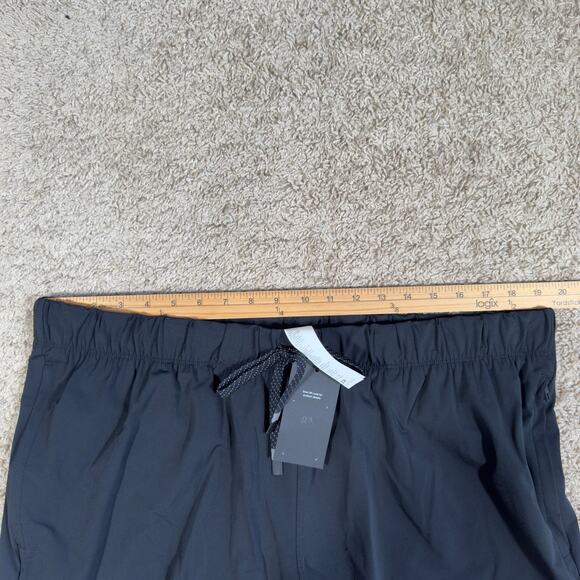 NEW FABLETICS 'The One' Mens Athletic Shorts 2XL Black 7" Lined Gym Workout NWT - Picture 3 of 7